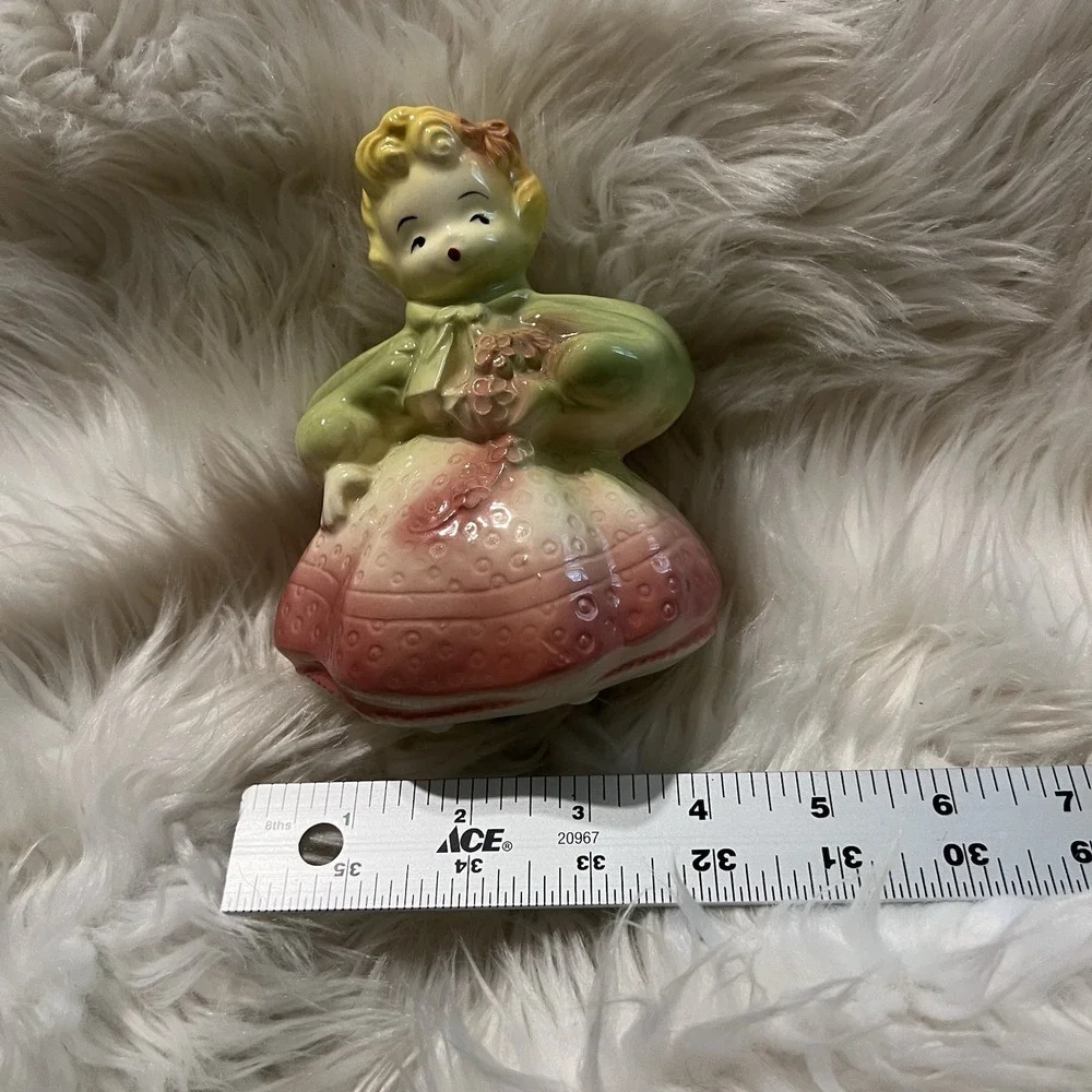 Pink Coconut Boutique this ceramic